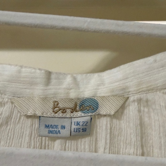 EUC Boden White Tunic with Pink & Teal Embroidery Size 18 - Picture 2 of 4